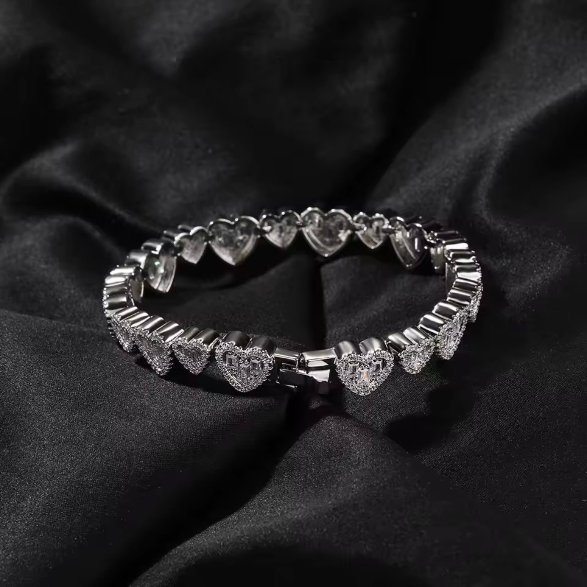 Luxe Loveheart Bracelet